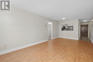 178-178 Grove St E in Barrie, ON - Building Photo