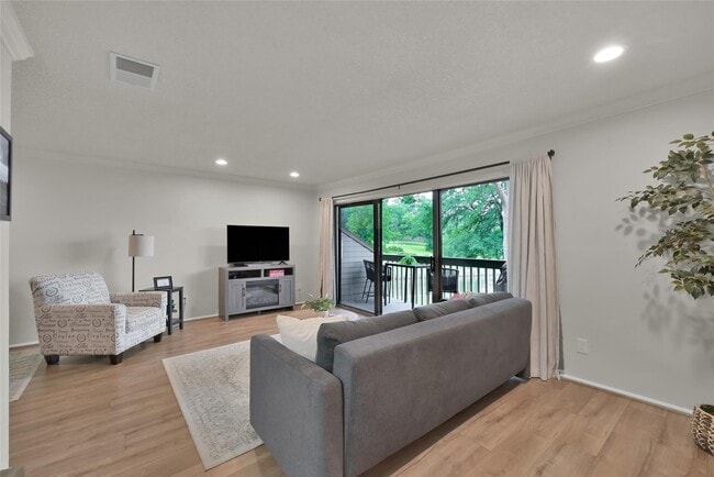 property at 3900 Aspen Dr