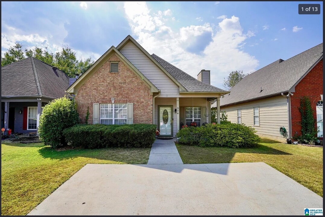 974 Savannah Ln in Calera, AL - Building Photo