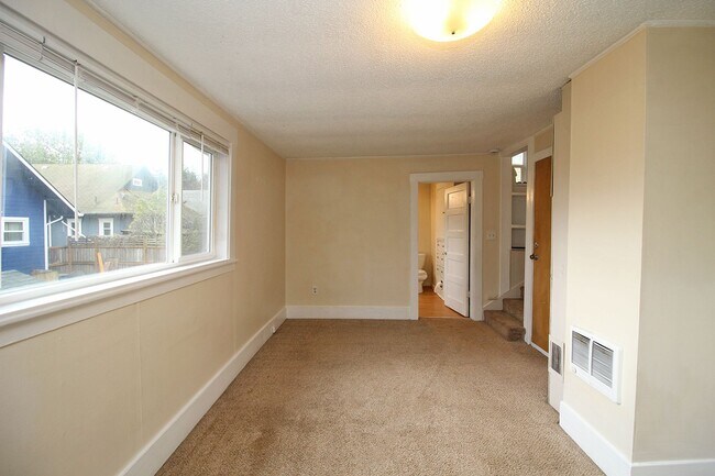 7630 SE Woodstock Blvd in Portland, OR - Building Photo - Building Photo