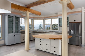 395 SW Eyrie Rd, Unit #1 in White Salmon, WA - Building Photo - Building Photo