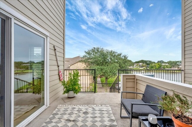 property at 1907 Glencove Dr