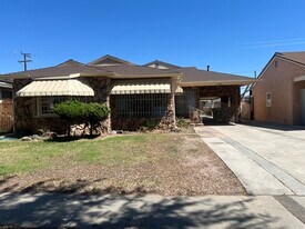 13216 McKinley Ave, Unit Front House in Los Angeles, CA - Building Photo