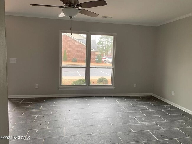 8 Upton Ct in Greenville, NC - Building Photo - Building Photo