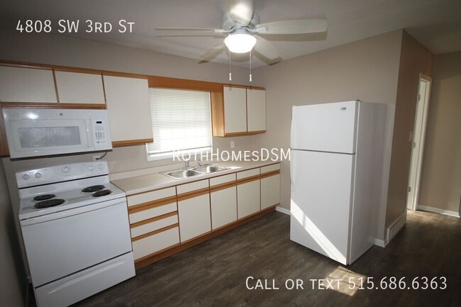 4808 SW 3rd St in Des Moines, IA - Building Photo - Building Photo