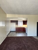 1622 W 81st St in Los Angeles, CA - Building Photo