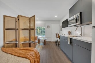 Oslo in Hermitage, TN - Foto de edificio - Building Photo