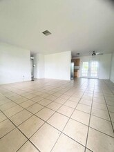 322 NE 11th Pl in Cape Coral, FL - Building Photo - Building Photo