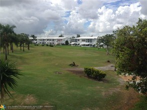 2851 E Golf Blvd, Unit 204 in Pompano Beach, FL - Foto de edificio - Building Photo