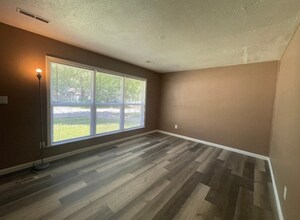 1955 Sir Richard Ct in Decatur, IL - Building Photo - Building Photo