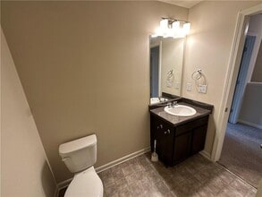 376 Pernell Dr in Hampton, GA - Foto de edificio - Building Photo