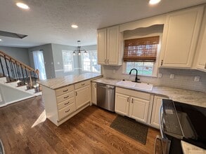 618 McCauliff Dr in North Chesterfield, VA - Building Photo - Building Photo