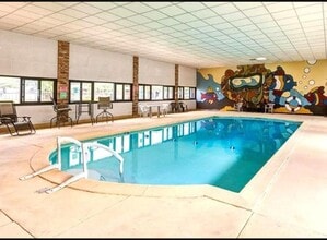 1911 Glendale Rd in Salina, KS - Foto de edificio - Building Photo