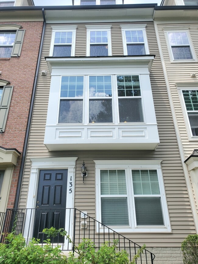 property at 135 Prado Ln