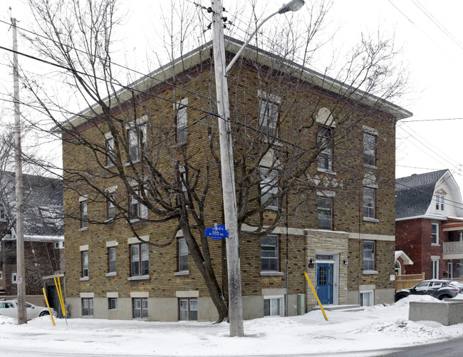 Lakeview Apartments in Ottawa, ON - Building Photo - Building Photo