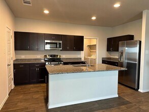 611 Running Creek Dr in Kyle, TX - Building Photo - Building Photo