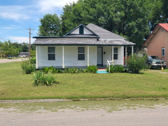 property at 101 E 2nd St