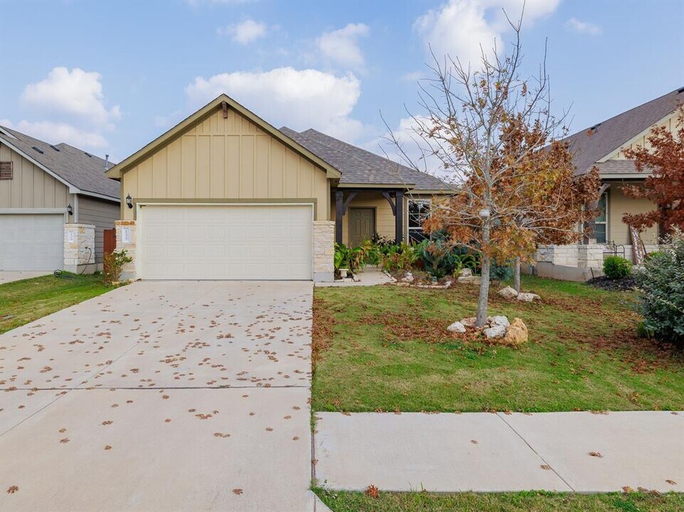 133 Carlina Lp in Liberty Hill, TX - Building Photo
