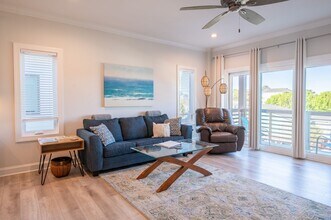 815 S 3rd St in Carolina Beach, NC - Building Photo - Building Photo