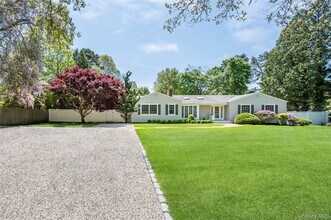 89 South Rd in Westhampton Beach, NY - Building Photo - Building Photo