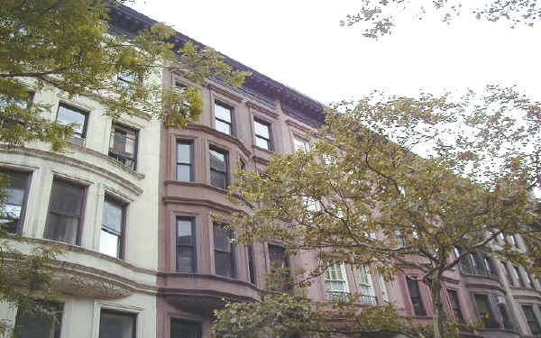 39 W 70th St in New York, NY - Building Photo - Building Photo