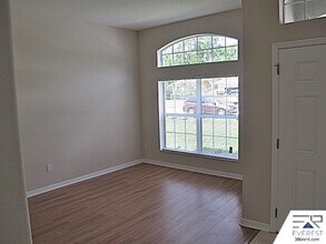 37 Sea Breeze Trail in Palm Coast, FL - Building Photo - Building Photo