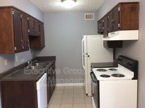 365 Elmwood Dr in Radcliff, KY - Building Photo - Building Photo