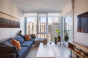 102 W Hill St in Chicago, IL - Building Photo