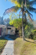 842 NW 107th St in Miami, FL - Building Photo - Building Photo