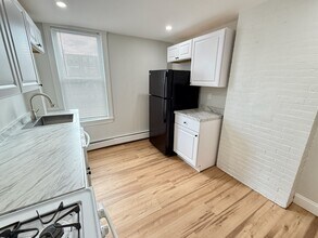 11 Linden St, Unit 2 in Boston, MA - Foto de edificio - Building Photo