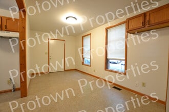 122 Baker Ave in Joliet, IL - Building Photo - Building Photo