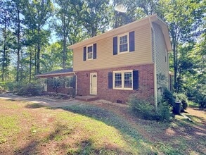 114 Lynwood Ct in Central, SC - Building Photo - Building Photo
