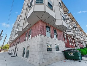 4701 Chestnut St in Philadelphia, PA - Building Photo - Building Photo