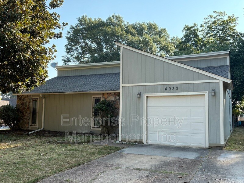 4932 Shelter Cove in Memphis, TN - Building Photo