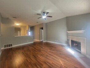 829 Beaver Creek Dr in Burleson, TX - Building Photo - Building Photo