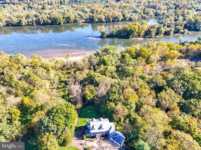 9884 River Chase Way in Great Falls, VA - Building Photo - Building Photo