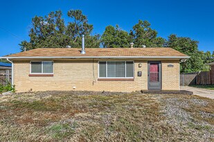 2520 S Raleigh St in Denver, CO - Building Photo