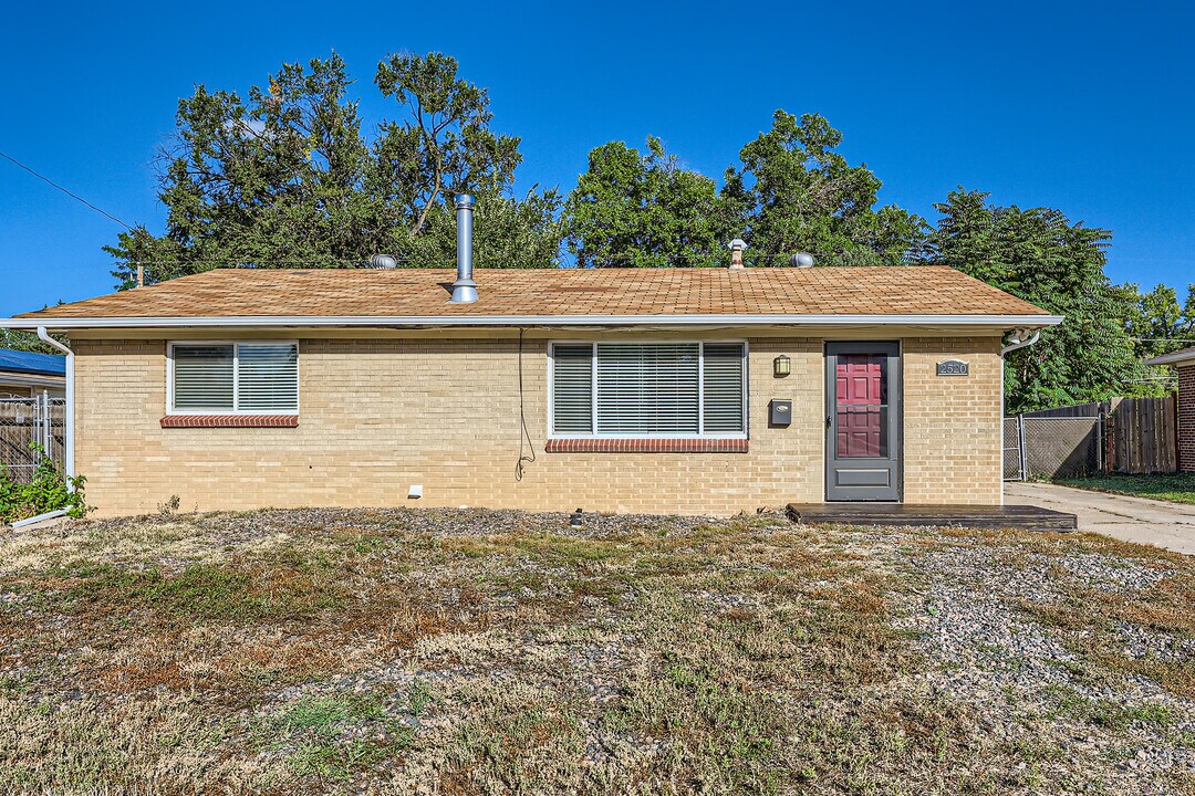 2520 S Raleigh St in Denver, CO - Building Photo