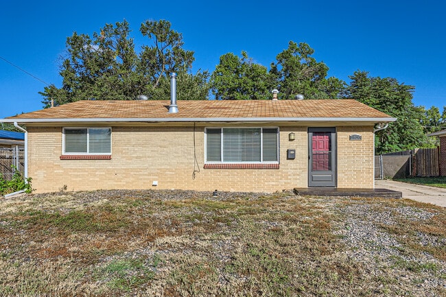 property at 2520 S Raleigh St