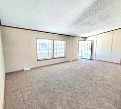 9366 Starboard Dr in Ira, MI - Foto de edificio - Building Photo