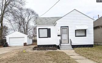 816 W Grand Ave in Muskegon, MI - Building Photo