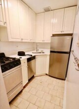 37 W 76th St in New York, NY - Building Photo - Building Photo