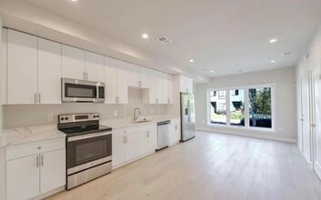 2536 Elvans Rd SE in Washington, DC - Foto de edificio - Building Photo