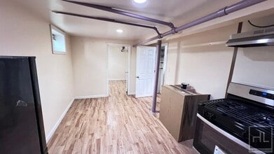 609 E 49th St in Brooklyn, NY - Building Photo - Building Photo