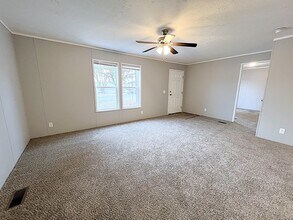 9601 Canterbury Cswy in Holly, MI - Foto de edificio - Building Photo