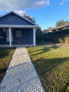 401 NW 51st St in Miami, FL - Foto de edificio - Building Photo
