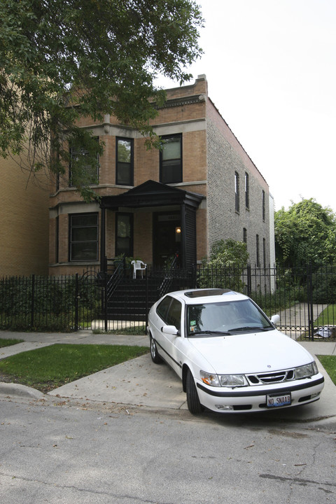 2524 N Sawyer Ave in Chicago, IL - Building Photo