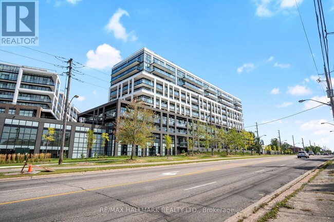 50-150 George Butchart Dr in Toronto, ON - Building Photo - Building Photo