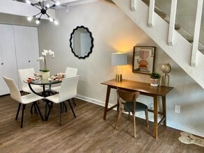 51TEN Townhomes in Houston, TX - Foto de edificio - Building Photo