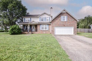 912 Tudor Ln in Clarksville, TN - Building Photo